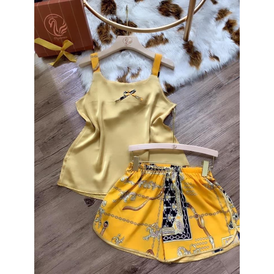 Pizama hai dây áo trơn phối quần họa tiết | BigBuy360 - bigbuy360.vn