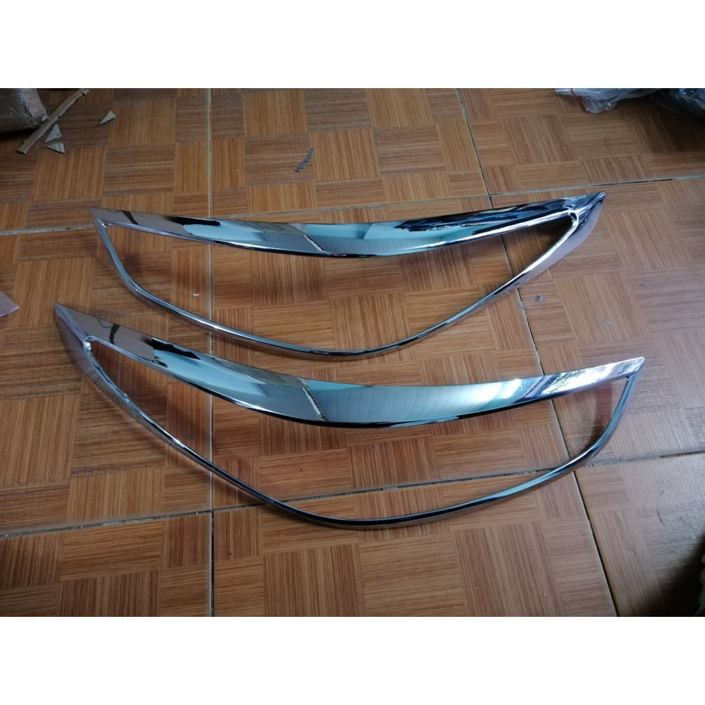 Bộ ốp viền đèn Pha mạ crom sáng Bóng Cho xe Hyundai Accent 2018-2020