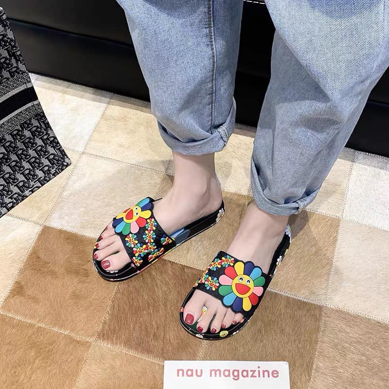 Dép hoa mặt cười màu sắc rực rở | BigBuy360 - bigbuy360.vn