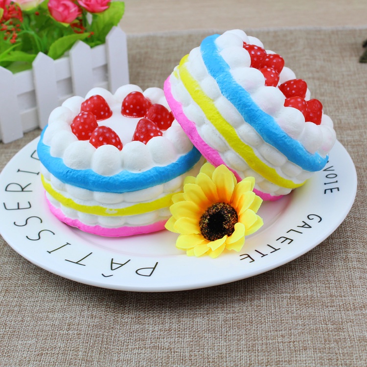 Squishy Lớn JUMBO Hình bánh kem gato 6 dâu 3 màu Đồ Chơi Xốp Giảm Stress Hình mềm mịn dễ Thương đàn hồi Cho Bé