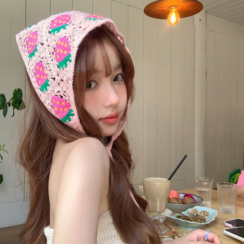 Khăn Trùm Đầu Dệt Kim Đan Móc Hình Tam Giác Họa Tiết Dâu Tây Nhỏ Xinh Ngọt Ngào Cho Bé Gái Mới