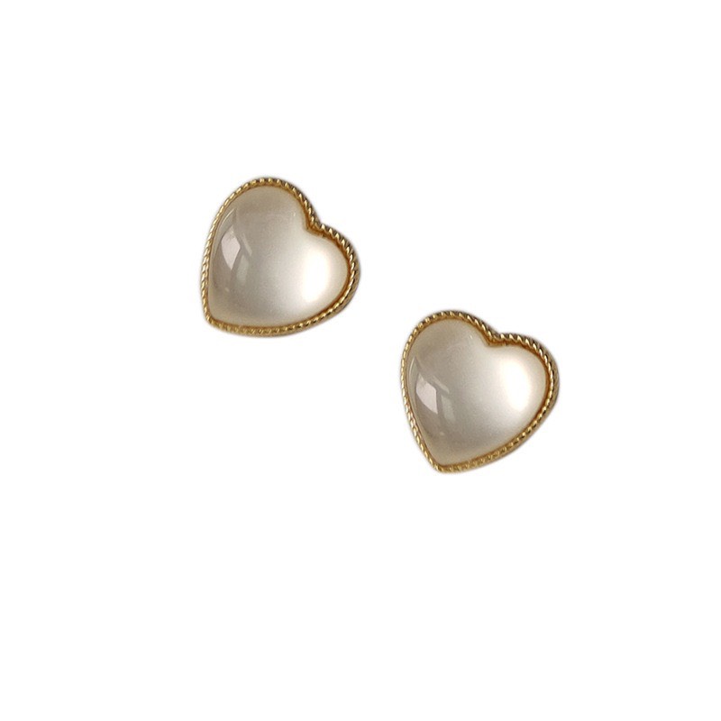 Khuyên tai trái tim trong suốt mạ bạc 925 cao cấp B882