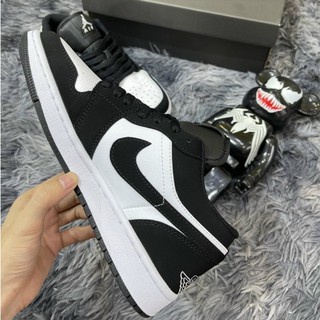 Giày Thể Thao Jordan 1 Low PANDA Đen Trắng Cổ Thấp Trẻ Trung Dễ Phối Đồ - Hàng Chuẩn Full Box Bill