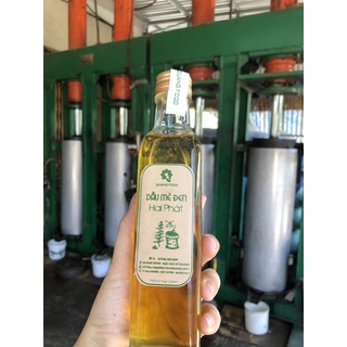 Dầu ăn - Dầu mè đen ép thủ công nguyên chất, dùng được cho bé ăn dặm, làm đẹp da tóc, răng miệng