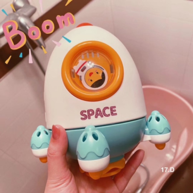 Tàu vũ trụ xoay tròn nhả nước ( đồ chơi nhà tắm)