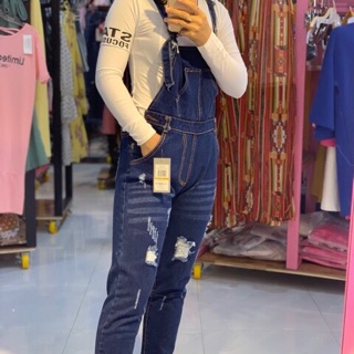 Quần yếm bò rách