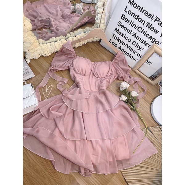 ĐẦM HỒNG CỔ VUÔNG TẦNG TAY NƠ