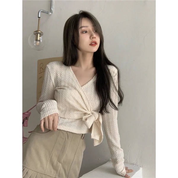 Áo chéo vạt cổ V thắt nơ nhẹ nhàng nữ tính