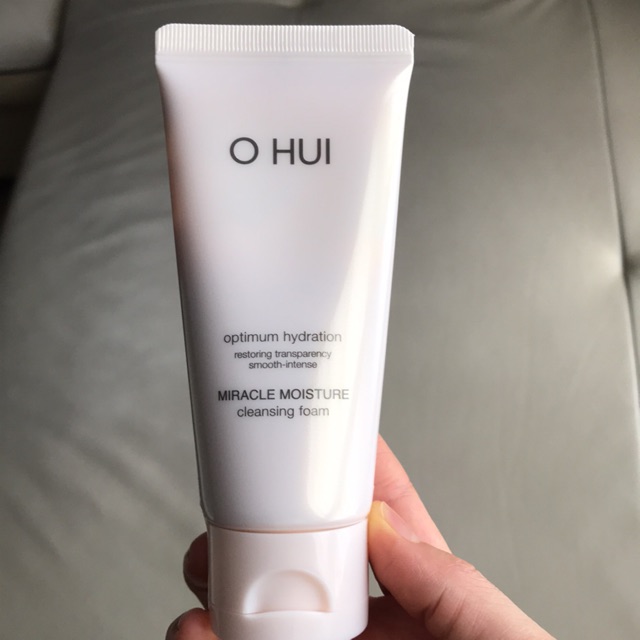 1 tuýp Sữa rửa mặt Ohui hồng 40ml chống lão hoá không gây khô căng da