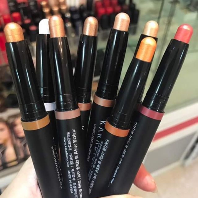 Bút Nhũ Mắt Karadium Shining Pearl Shadow Stick