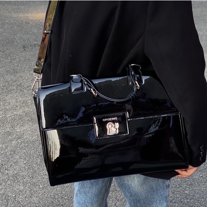 Túi xách đeo chéo da bóng cỡ lớn