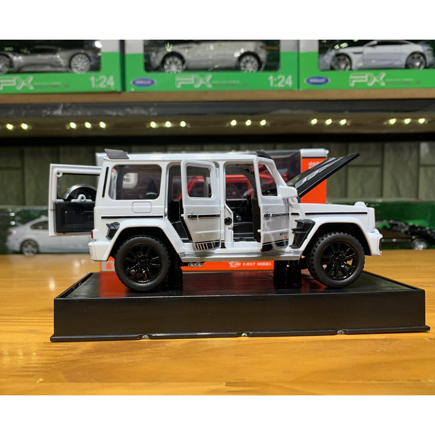 Mô hình xe Mercedes-Benz G700 Brabus tỉ lệ 1:32 Double Horses màu trắng