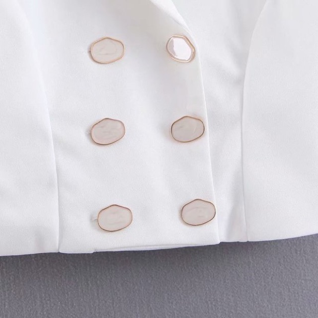 Áo croptop cổ vest Bella Hadid tqxk