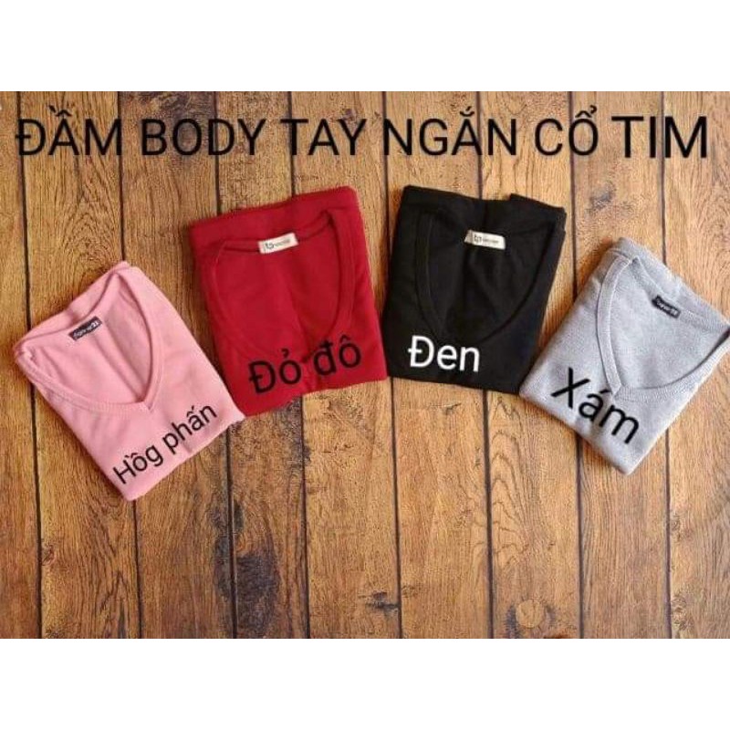 Đầm body cổ tim xẻ tà