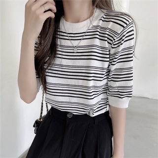 Pull trắng sọc đen tay cộc vải dệt