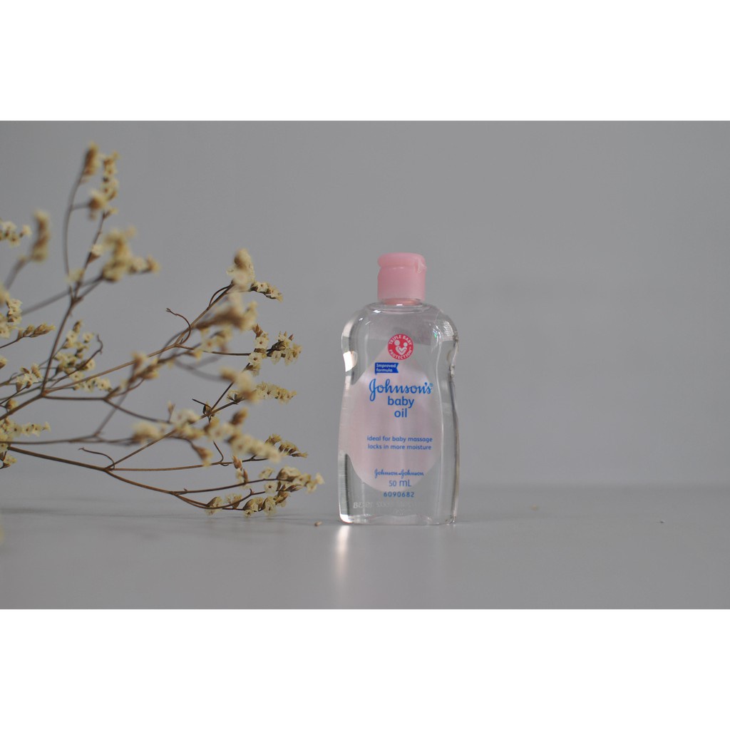 Dầu Massage & Dưỡng Ẩm Johnson's Baby Oil