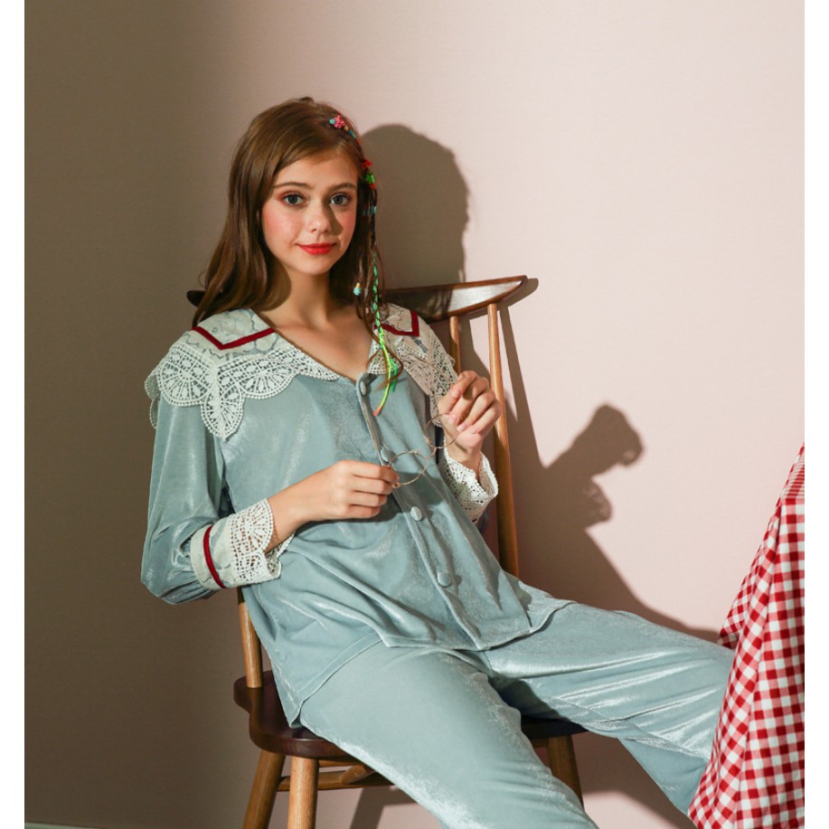 (Thanh lý) Bộ Mặc Nhà Vải Nhung Princess Cổ Ren Bản To CT183