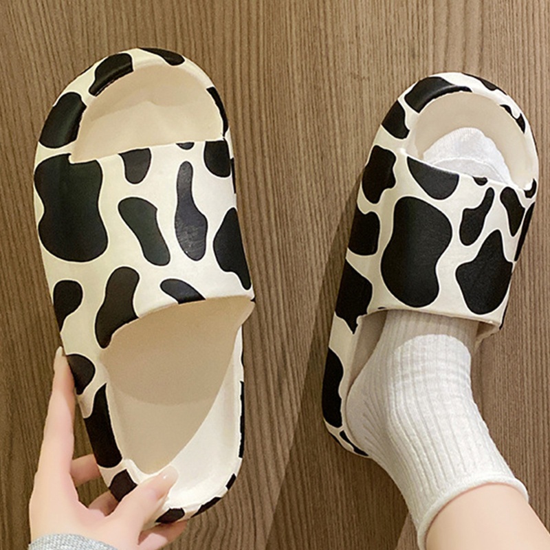 Dép Xỏ Ngón Đế Dày Mềm Mại Họa Tiết Hoạt Hình Thời Trang Mùa Hè Cho Cặp Đôi