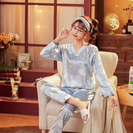 Bộ Lụa Dài Tay Đồ Mặc Nhà ✿ Đồ Ngủ Lụa Nữ Cổ Tim Họa Tiết Gấu Tuyết Mát Mẻ Thoải Mái ✿ IVY077