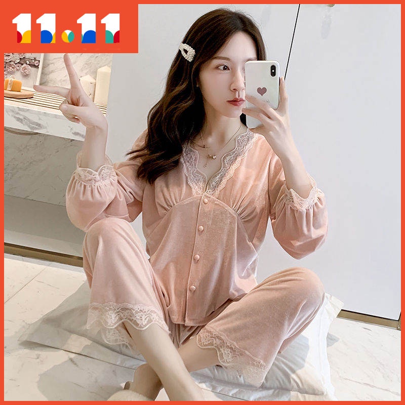 Bộ đồ ngủ 2 mảnh bằng nhung phối ren kiểu thu đông ngọt ngào cho nữ