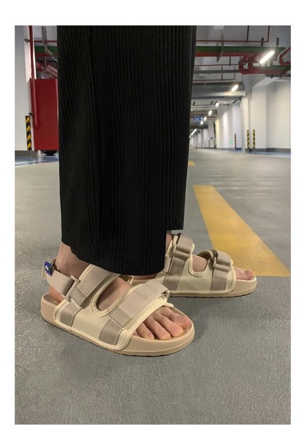 Sandals đế nhựa mềm hai màu