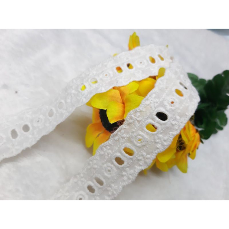 dây viền vải họa tiết lỗ đặc biệt