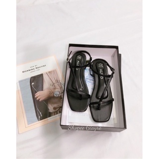 Sandal xỏ dây mảnh xéo (hàng đẹp) ( đặt lên 1 sz)
