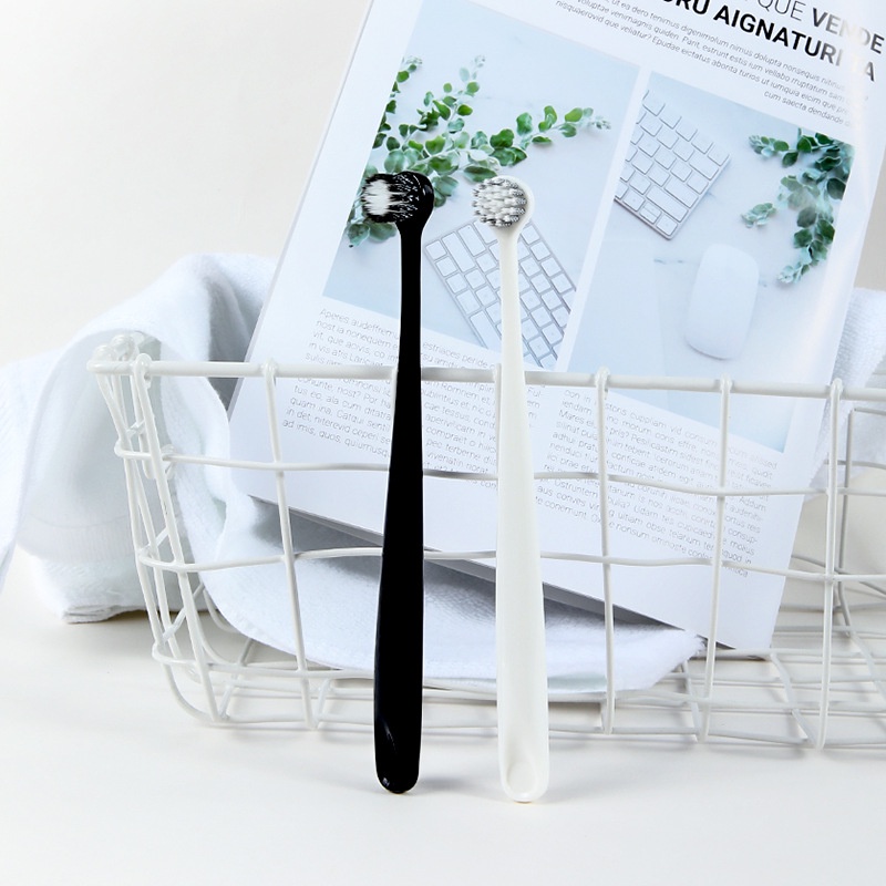[Hàng mới về] Set 2 bàn chải đánh răng lông mềm đầu tròn xoắn ốc màu trắng đen cho cặp đôi
