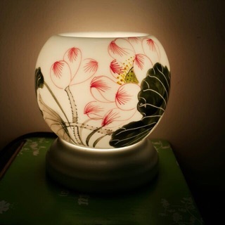 Combo đèn xông tinh dầu và tinh dầu 10ml tặng 2 bóng