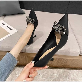 Giầy cao gót xích đá sang lăm ạ