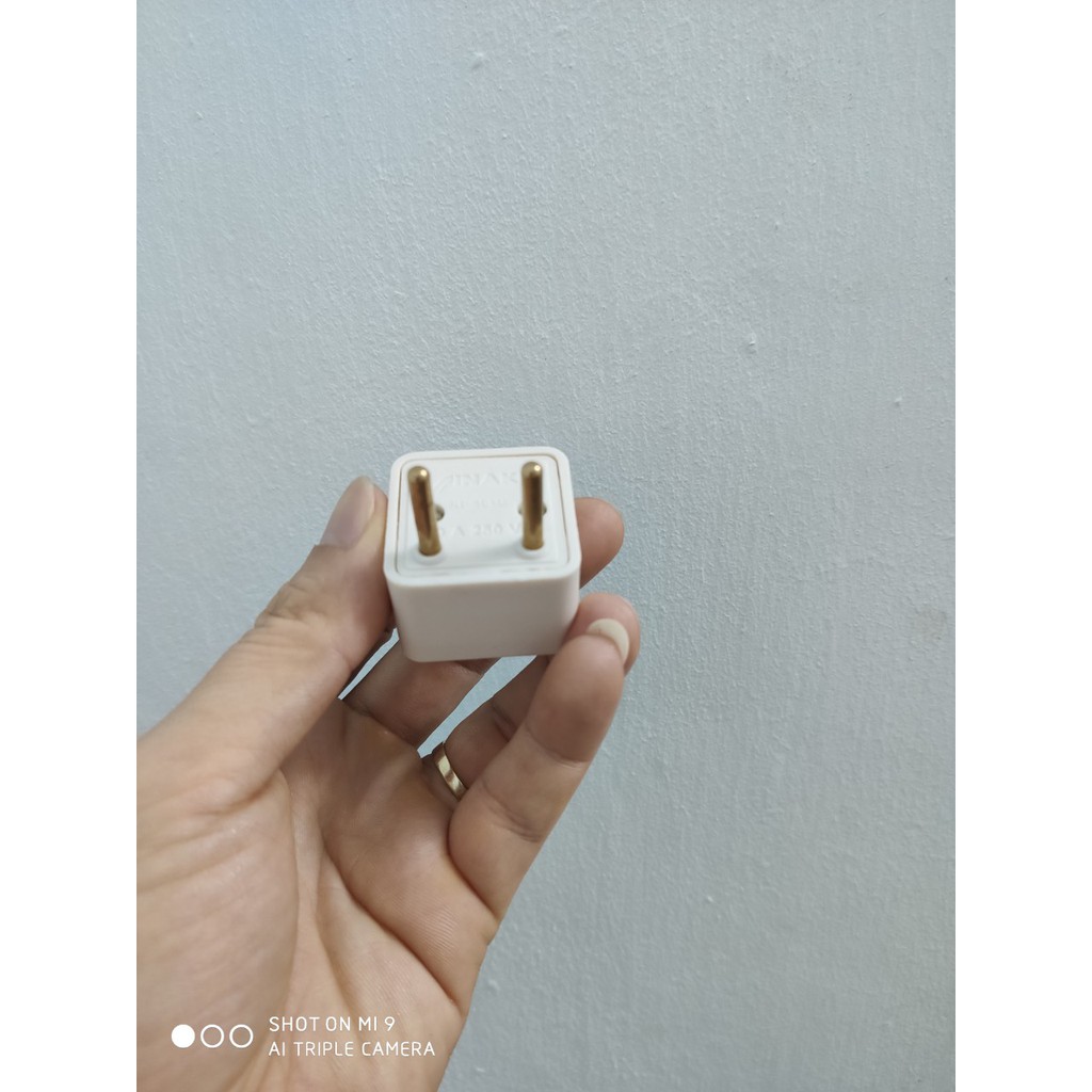 (Hàng Cao Cấp)Ổ cắm chuyển đổi 3 chân sang 2 chân giắc 3 chạc sang 2 chấu phích cắm nguồn 220V