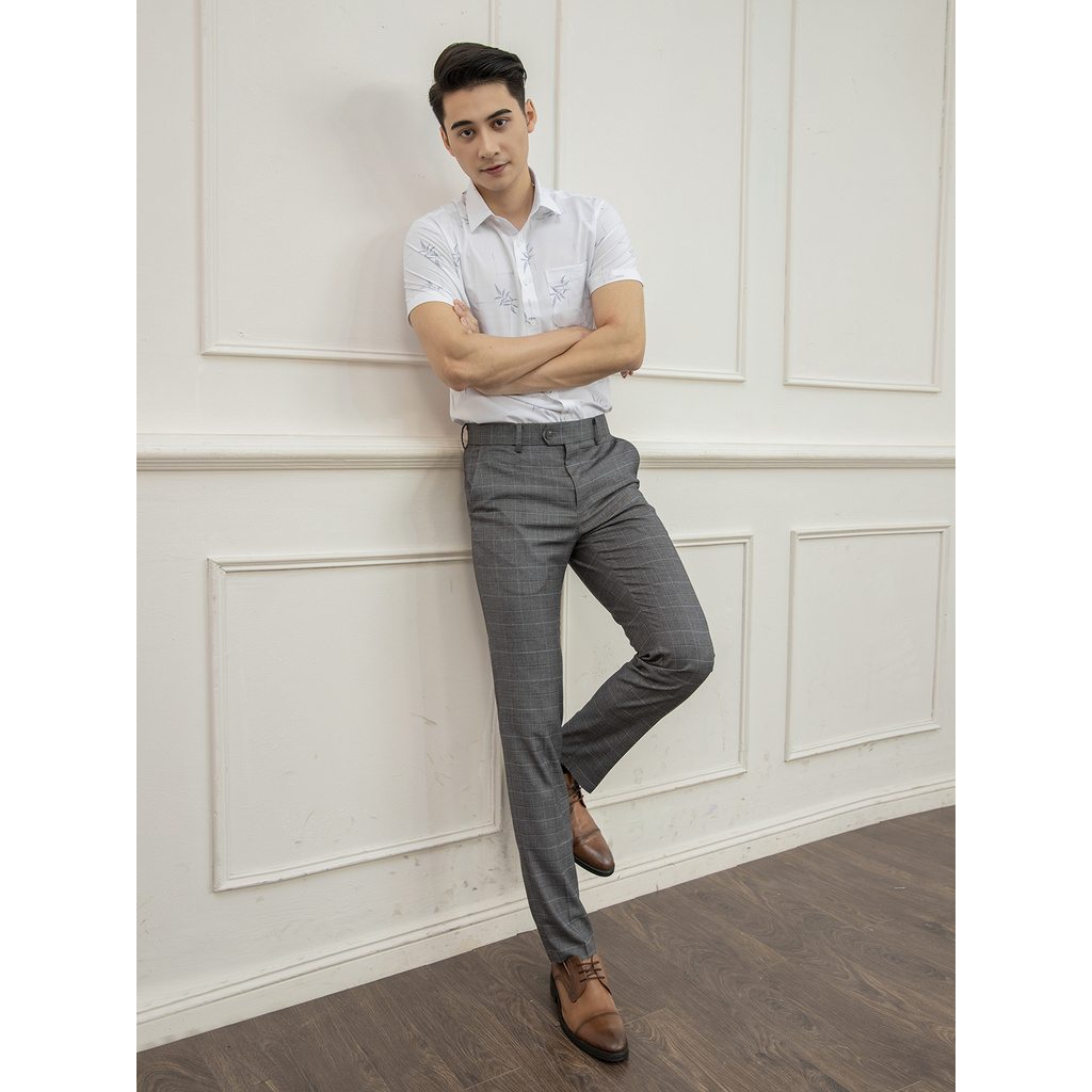 Quần Tây Nam Aristino ATR05009 Quần Âu Nam Màu Xám 11 Kẻ Form Dáng Slim Fit Chất Liệu Polyester