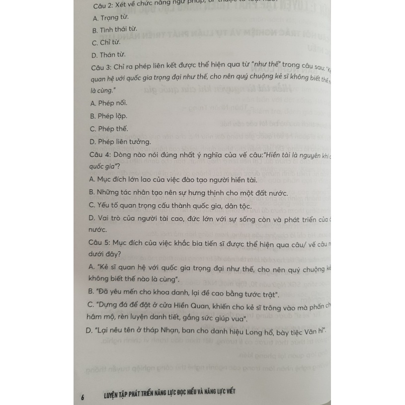 Sách - Luyện tập phát triển năng lực đọc hiểu và năng lực viết