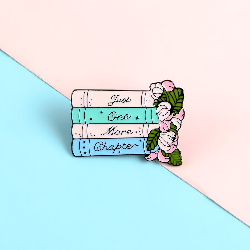 Ghim cài áo hình quyển sách in chữ Just One More Chapter cá tính thời trang cho nữ