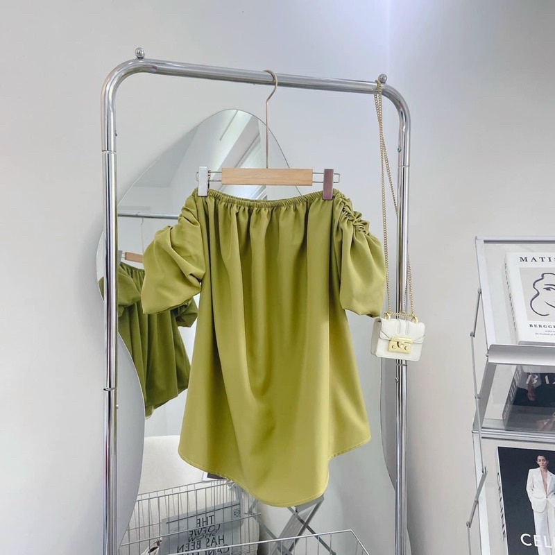 Áo trễ vai tay bồng