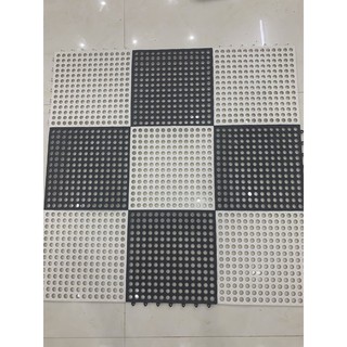 Tấm lót,thảm nhựa lỗ kháng khuẩn,chống trơn,trượt kt30*30 cm sạch sẽ,thoáng mát,êm chân,an toàn cho trẻ