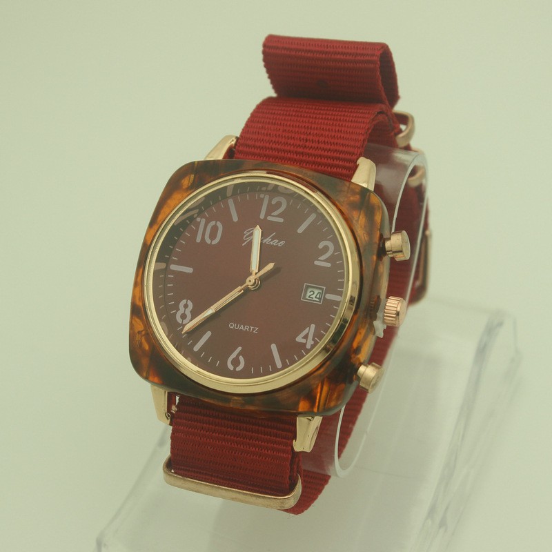 Đồng hồ đeo tay Cặp đôi nam và nữ Douyin mặt vuông Quartz