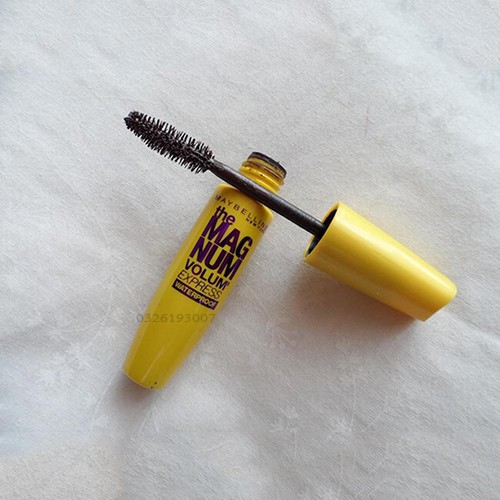 Mascara Dưỡng Mi Collagen Mascara Maybelline Magnum Làm Dày Mi 10 lần Không Lem 9.2ml