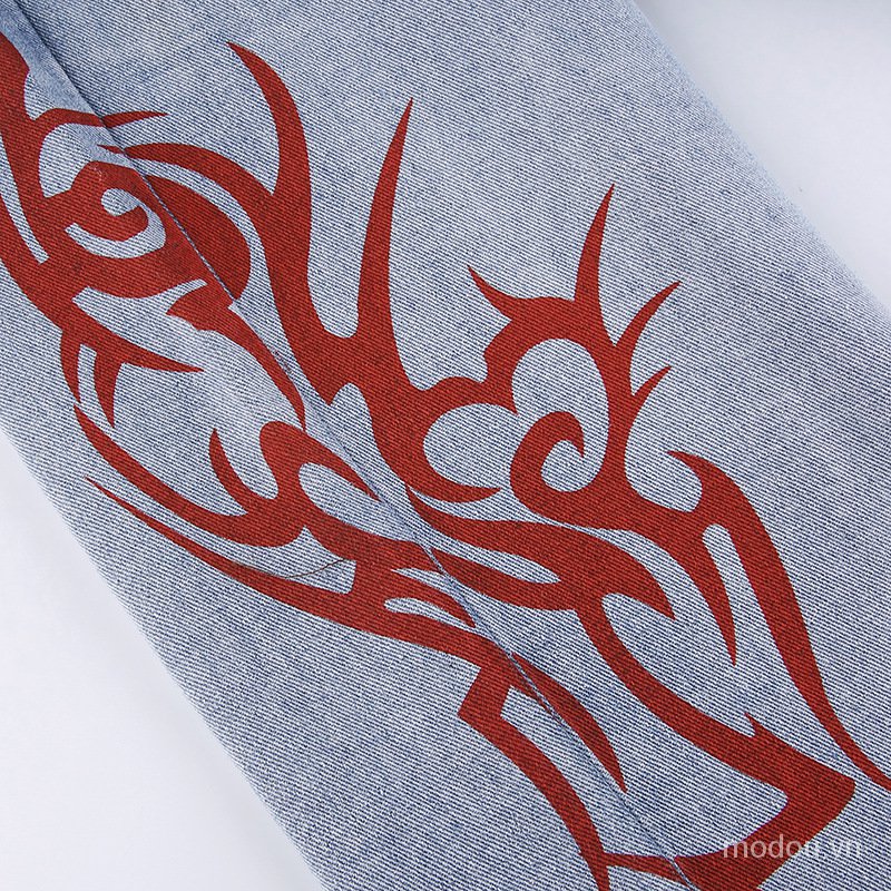 Quần denim in họa tiết rồng cá tính dành cho nữ