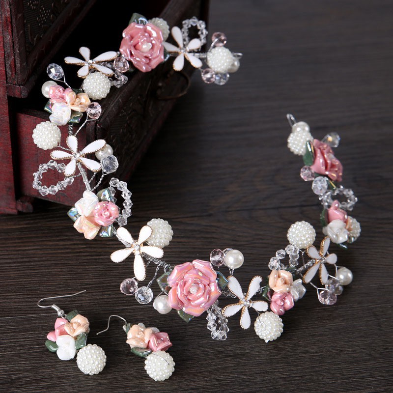 Set cài tóc và khuyên tai đính hoa xinh xắn dành cho cô dâu