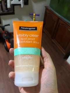 Sữa rửa mặt Neutrogena