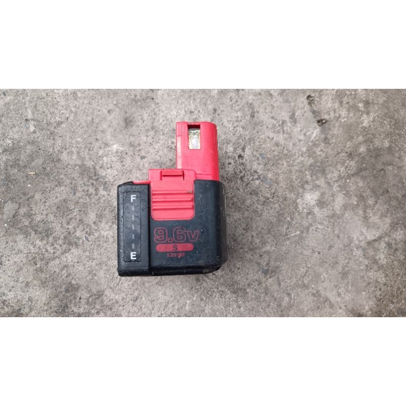 Vỏ National cao 12v - 9.6v có báo pin
