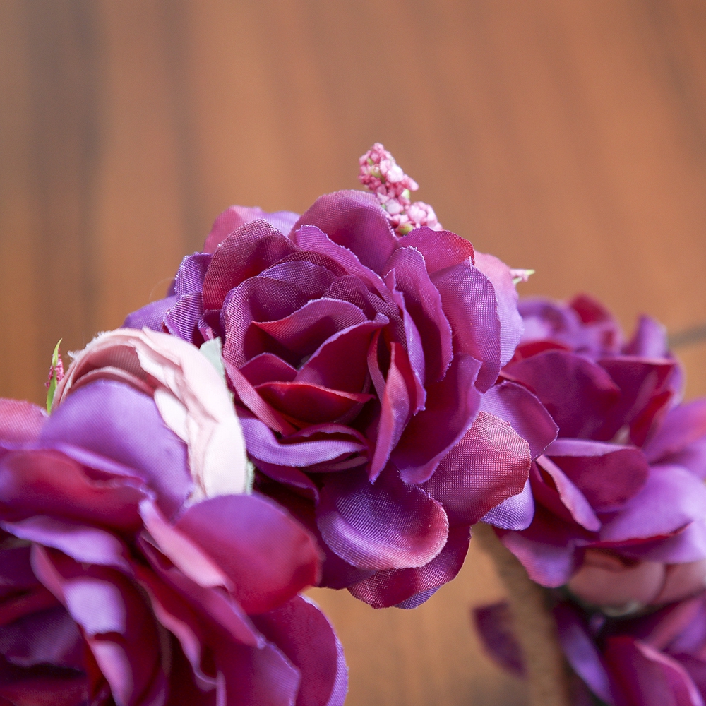 Băng đô cài tóc đính hoa cho cô dâu tươi xinh