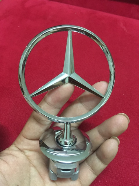 Logo Mercedes loại gật gù đứng gắn nắp capo các dòng Sedan form mới