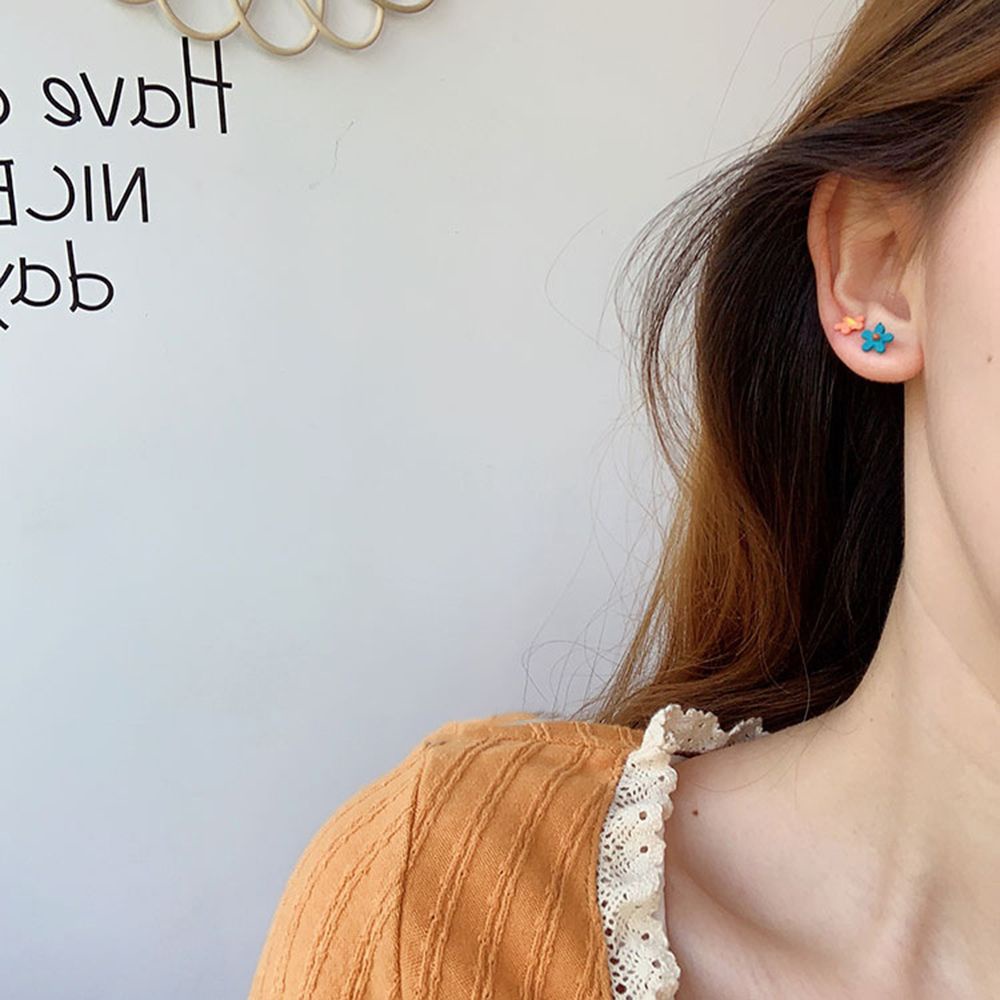 Bộ Khuyên Tai Xỏ Lỗ Hình Hoa / Động Vật Nhiều Màu Dễ Thương Cho Nữ