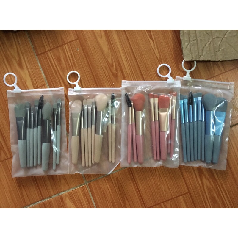 Sét 8 cọ trang điểm makeup kèm túi zip