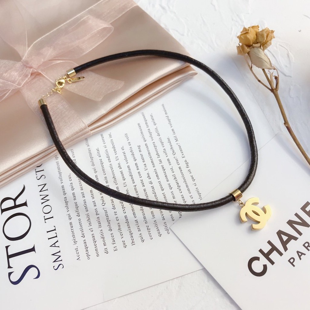 Vòng cổ bằng da mặt hình chữ C đôi sành điệu dành cho nữ