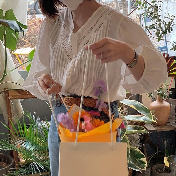 Áo Nữ Tay Lửng Cổ Chữ V Phối Ren Thời Trang Mùa Hè Mới