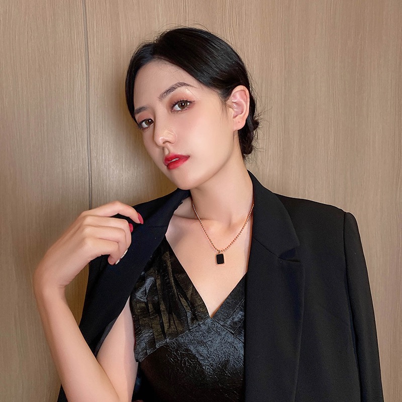 Dây Chuyền Mạ Vàng Hồng Mặt Vuông Phong Cách Hàn Quốc Đơn Giản Chống Thấm Nước Không Phai Màu