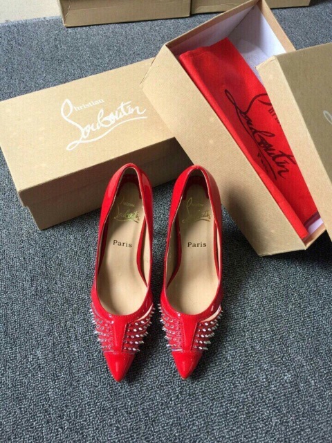 (ẢNH THẬT) - Giày cao gót Louboutin đinh tán | BigBuy360 - bigbuy360.vn